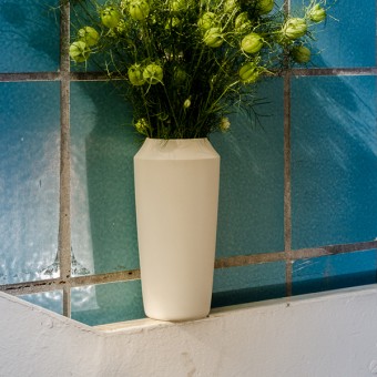 Porzellan Vase "Mojo Jojo" – studio.drei