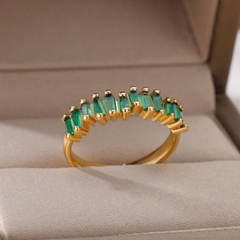 Anoa Ring Grüne Steine Gold