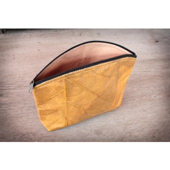 Kosmetiktasche aus Blattleder | Kulturbeutel Damen | nachhaltige Kulturtasche Herren | Schminktasche | ausgefallenes Hochzeitsgeschenk in gelb BY COPALA