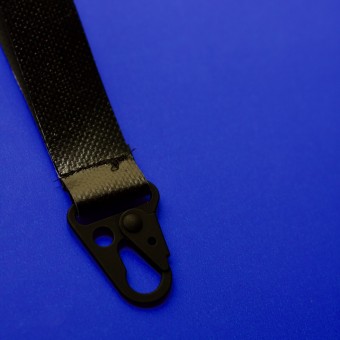 Mini-Strap aus LKW-Plane mit Soft-Touch-Karabiner – Schwarz - Pikto3000
