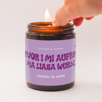 Bevor i mi aufreg, is ma liaba wurscht | Bayerische Duftkerze 180ml Rapswachs | Zedernholz | boarisch. by. nature