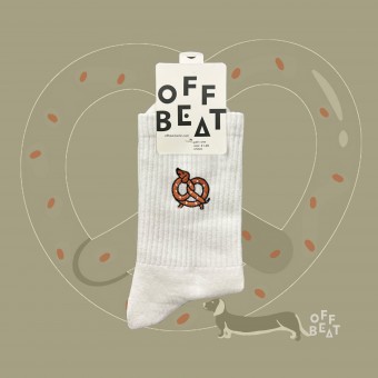 Bestickt Brezel-Dackel Socken von Offbeat