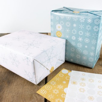 Bow & Hummingbird Schneeflocken Geschenkpapier-Set mit Aufklebern