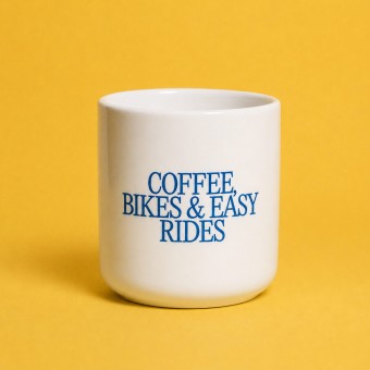 Coffee, bikes & easy rides Porzellanbecher – studio ciao Coffee, bikes & easy rides Porzellanbecher – studio ciao