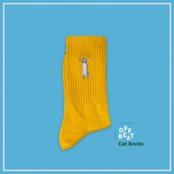 Gerippte mürrische Katze Socken von Offbeat