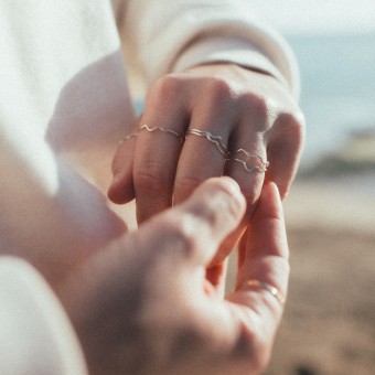 Flow Ring – gefertigt aus hochwertigem Gold Filled – langlebig, edel und perfekt für jeden Tag - KIZZU Schmuck Manufaktur 
