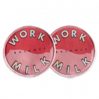 Waschbare Stilleinlagen mit homegrown Design und Social Impact von moodie x WorkMilkBalance