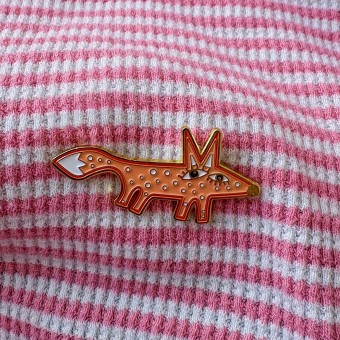 Fuchs Pin von DV×NG TH×NGS