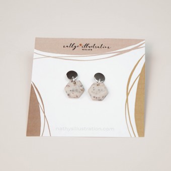 nathys_illustration - Ohrringe "white Hexastone" 1cm 