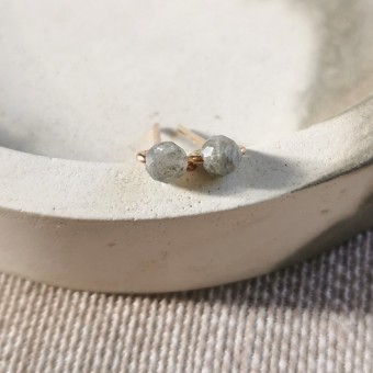 Labradorit Ohrstecker - für kreative Veränderung und neue Ideen - handgefertigt aus Sterling Silber oder (Rosé) Gold Filled - KIZZU Schmuck Manufaktur 

