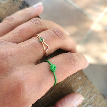 Grün, frech, flexibel – Knotenring aus recyceltem Kabel I KIZZU Schmuck Manufaktur
