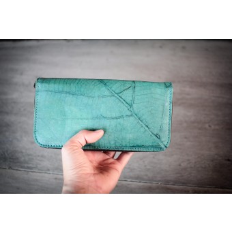 Portemonnaie aus recycelten Blättern / Nachhaltige vegane Brieftasche in türkis BY COPALA