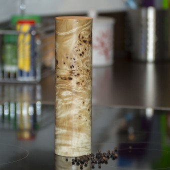 Gewürzmühle aus Pappel-Maser von Holzmanufaktur Matthias Reichel