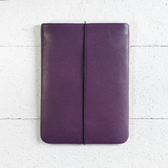 VANDEBAG - MacBook Sleeve aus violettem Leder