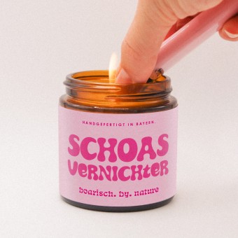 Schoasvernichter | Bayerische Spruchkerze für's WC  | 120ml Rapswachs Zedernholz | boarisch. by. nature