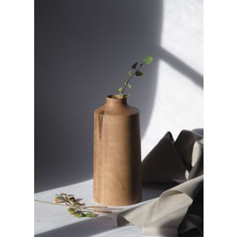 Handgedrechselte Vase VA009 aus Nussbaum – Studio Fiatal