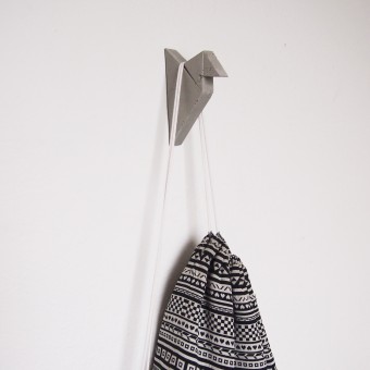 moij design Kleiderhaken - Wandhaken aus Beton im Origamidesign