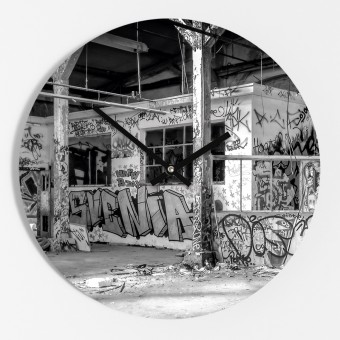 Amy & Kurt Berlin Wanduhr "RAW Berlin"