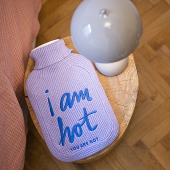 Wärmflasche I AM HOT mit Strickbezug – Vanilla Milk