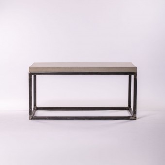 Studio Fiatal - minimalistischer Beistelltisch BT002 aus Beton und Stahl