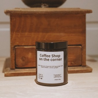 Coffee shop on the corner - Duftkerze - Handmade - Sojawachs - Just a decent day