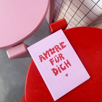 BRUSHMEETSPAPER Postkarte "Amore für dich" - Typografie-Karte für Freund:innen & Familie