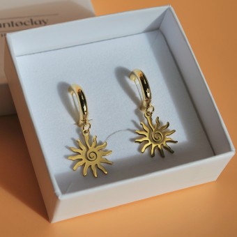 Goldene Creolen mit Sonnenanhänger | 24k vergoldet | Santoclay