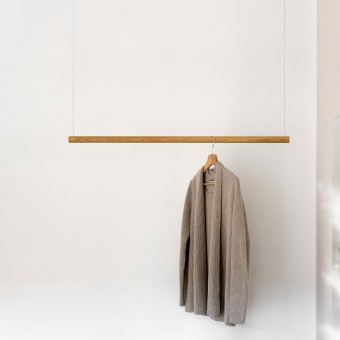 halblang | Schwebegarderobe | Kleiderstange | Massivholz