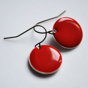 nahili OHRRINGE - red dots - Emaille Kreise rot silberne oder bronze Haken