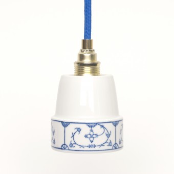 Lieselotte handgefertigte limitierte Lieselotte Hängelampe aus Vintage-Kaffeebecher mit indisch-blauem Dekor