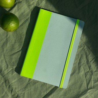 Lina (Neon Lime Kollektion) Notizbuch mit Kreuzworträtseln & Sudokus von memo books
