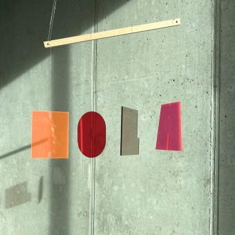 Mobilé HOLA von not white studio