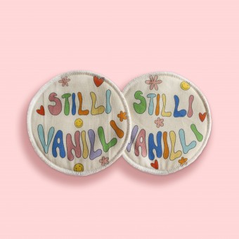 Waschbare Stilleinlagen mit homegrown Design und Social Impact von moodie x Stilli Vanilli