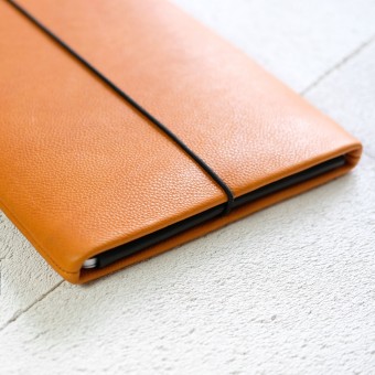 VANDEBAG - MacBook Hülle aus Leder in Orange