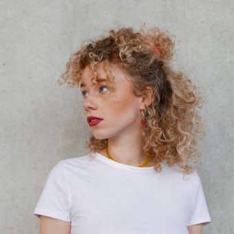 »CherryCherry« – Ohrringe in Silber mit Kirschen aus Glas von pinapina