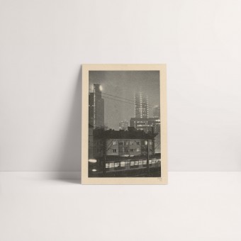 A3 - Filmfotografie Risoprint - Motiv: Frankfurt am Main Skyline bei Nacht - Vitja Photo Prints