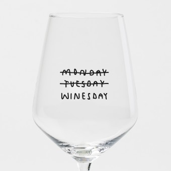 "Monday Tuesday Winesday" Weinglas by Johanna Schwarzer × selekkt