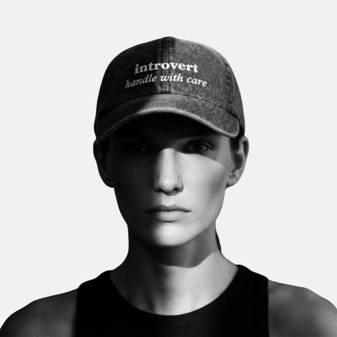 Low profile vintage black Cap introvert handle with care – Brunhilda