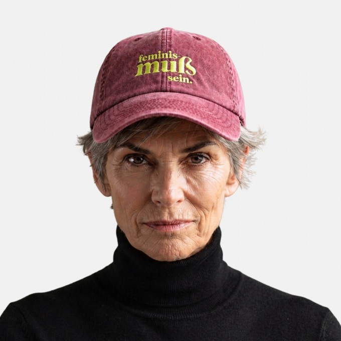 Low profile vintage red Cap  Feminismuss – Brunhilda