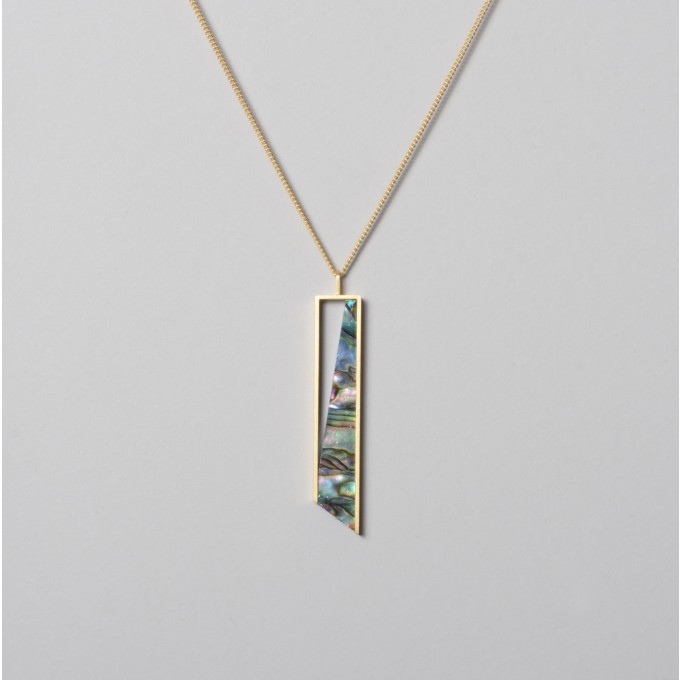 Teresa Gruber 
Anhänger "Mother of pearl- three"
925 Silber - 14 kt vergoldet