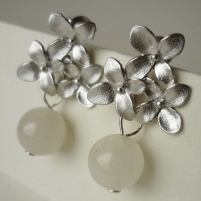 na.hili OHRSTECKER Kirschblüten *Weißgold* Jade Stecker 925 Silber