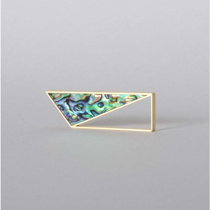Teresa Gruber 
Brosche "Mother of pearl- two" 
925 Silber- 14kt vergoldet