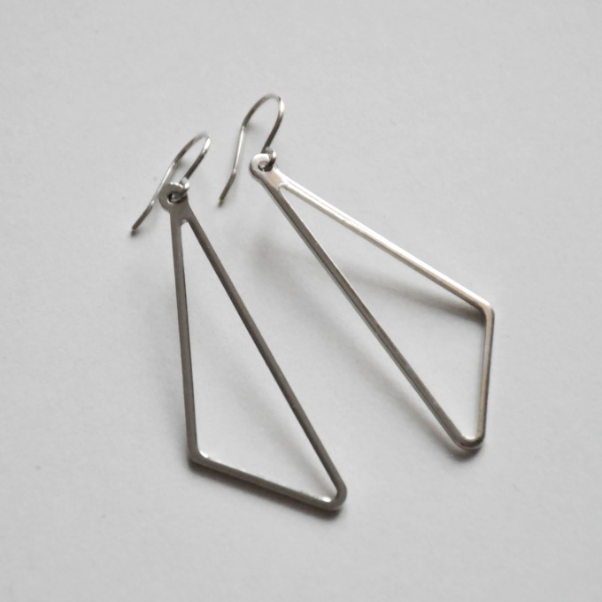 nahili OHRRINGE - Triangel - minimal Ohrschmuck Weißgold plattiert 