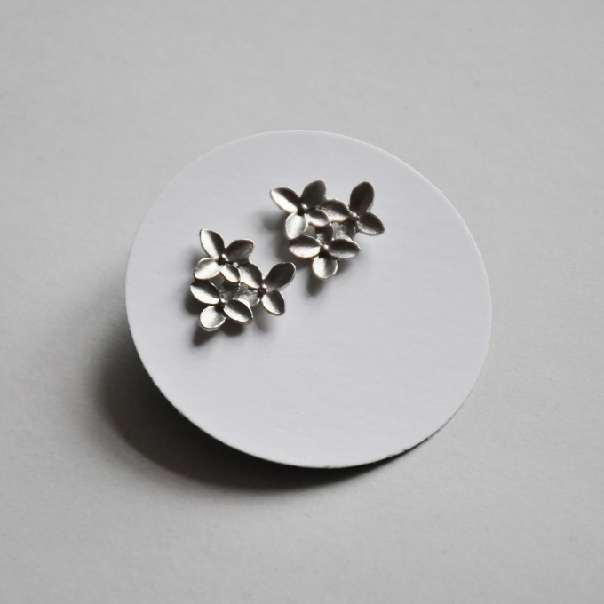 na.hili OHRSTECKER simple Kirschblüten *Weißgold* Stecker 925 Silber Ohrringe