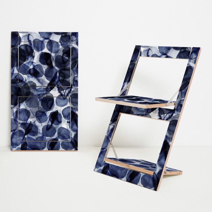 Ambivalenz Fläpps Klappstuhl – Bubbles Indigo by Pattern Studio