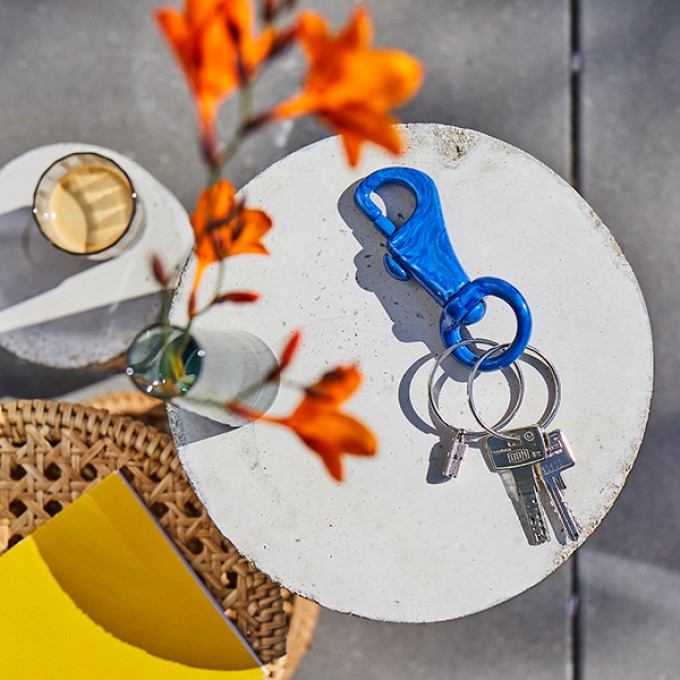 FÚ_CLIP keyring
Schlüsselanhänger in navy marbled