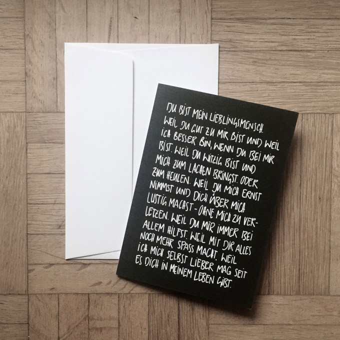 Love is the new black – Grußkarte "Lieblingsmensch"