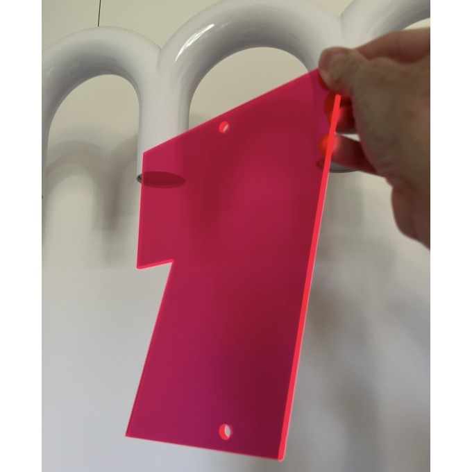 THE SUPER HOUSE NUMBER NEON RED von not white studio
