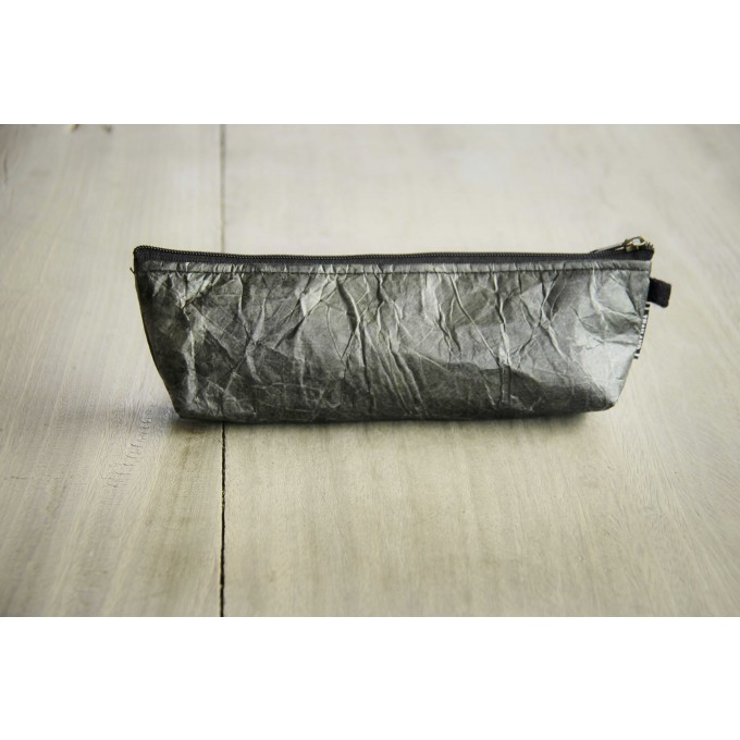Federmappe Etui aus recycelten Blättern, laminiert (schwarz), Vegan & handgefertigt BY COPALA