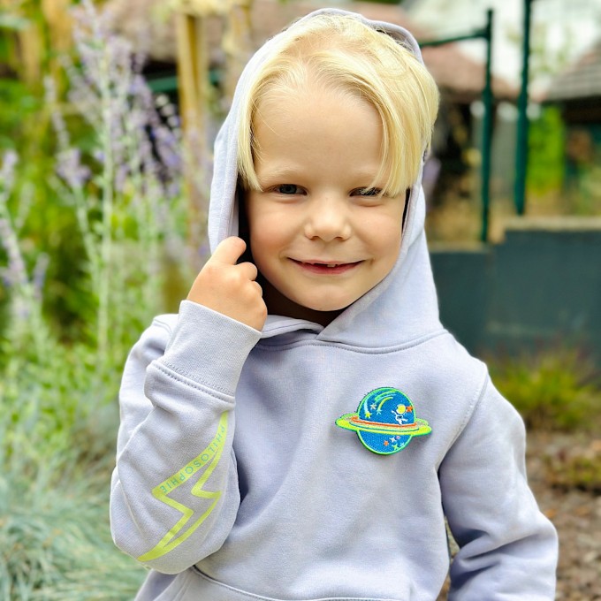 Kids Fun Hoodie "Lavender Dream 1" mit Zwei Austauschbaren Patches | PHILOSOPHIE
